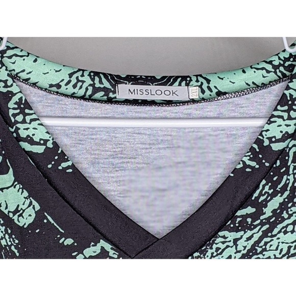 Misslook Short Sleeve Top Women’s Size 2XL Green and Black Design V Neck - Picture 3 of 5
